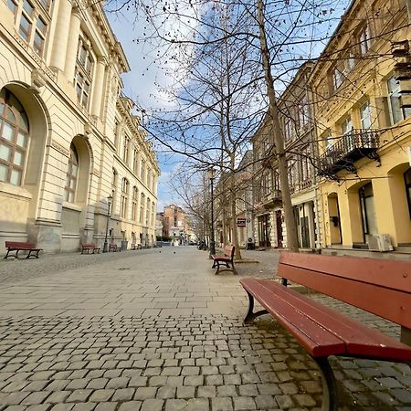 Old Town Jacuzzi Studio Бухарест Екстер'єр фото